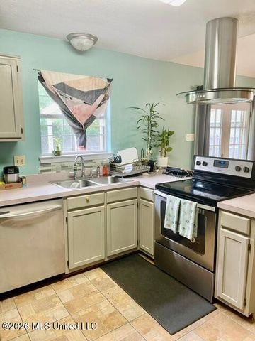 8016 Ridgecrest Circle, Biloxi, MS 39532