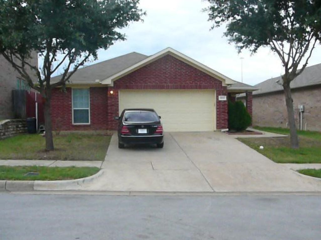 803 E Alexander Lane, Euless, TX 76040