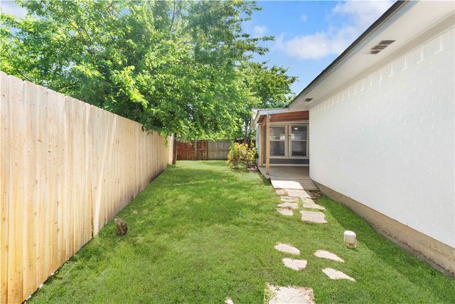 4403 Robinhood Circle, Bryan, TX 77803