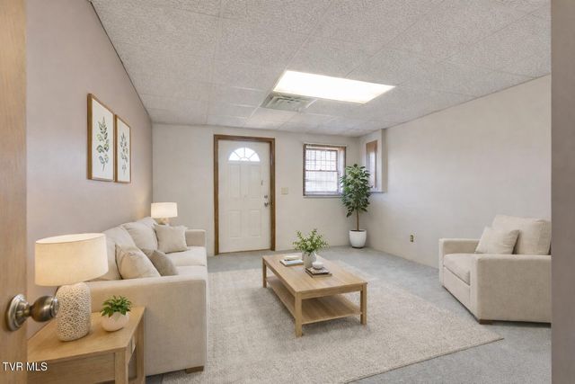 2517 Sinking Creek Road, Johnson City, TN 37604