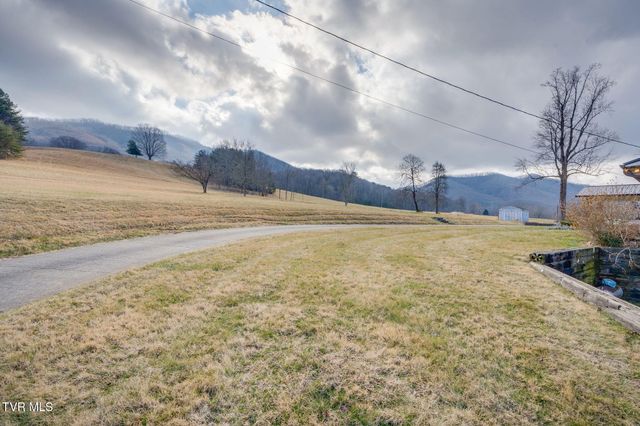 2517 Sinking Creek Road, Johnson City, TN 37604
