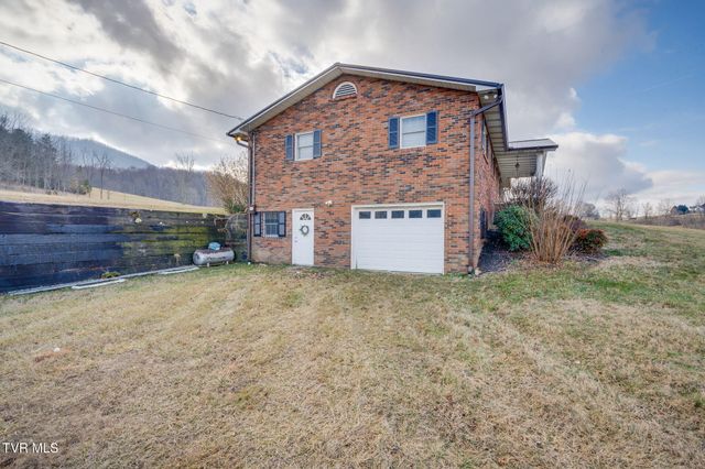2517 Sinking Creek Road, Johnson City, TN 37604