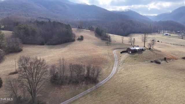 2517 Sinking Creek Road, Johnson City, TN 37604