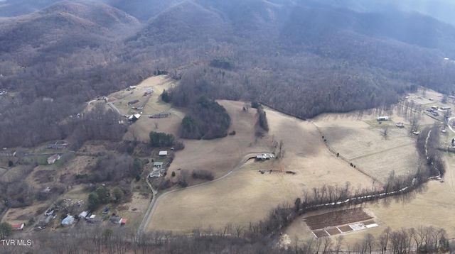 2517 Sinking Creek Road, Johnson City, TN 37604