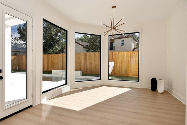 10 Libretto Court, The Woodlands, TX 77382