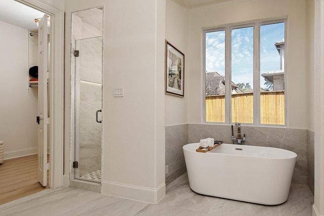 10 Libretto Court, The Woodlands, TX 77382