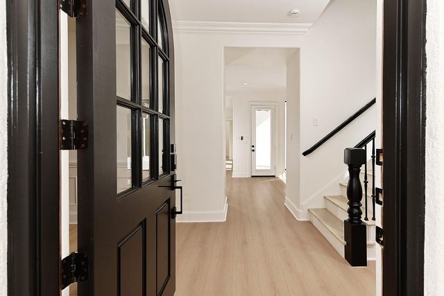 10 Libretto Court, The Woodlands, TX 77382