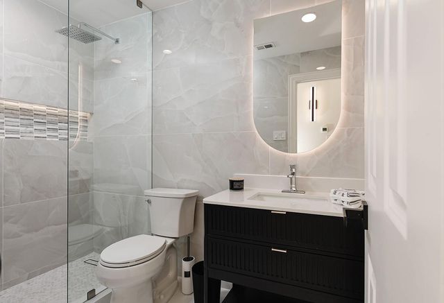 10 Libretto Court, The Woodlands, TX 77382