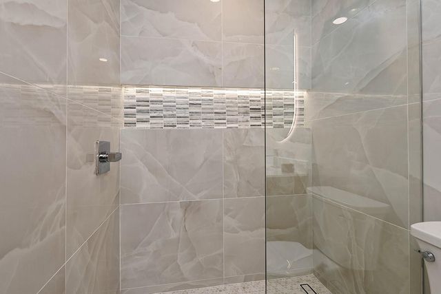 10 Libretto Court, The Woodlands, TX 77382