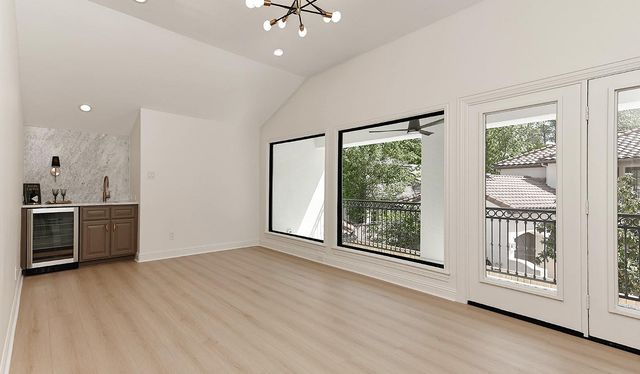 10 Libretto Court, The Woodlands, TX 77382