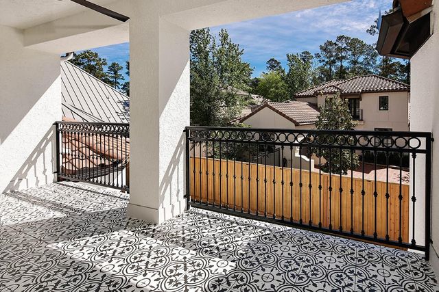 10 Libretto Court, The Woodlands, TX 77382