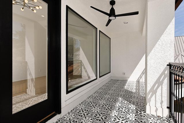 10 Libretto Court, The Woodlands, TX 77382