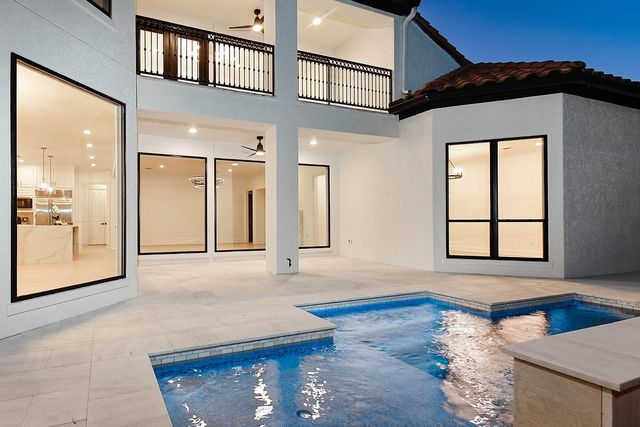 10 Libretto Court, The Woodlands, TX 77382