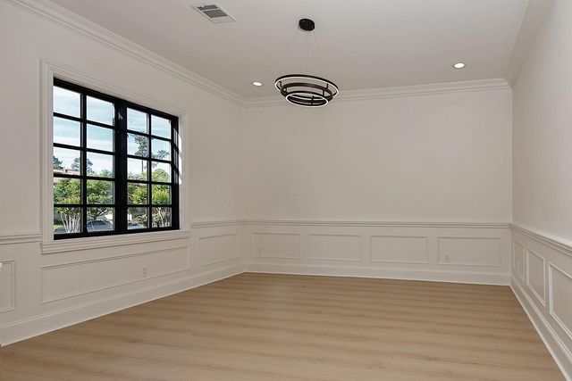 10 Libretto Court, The Woodlands, TX 77382