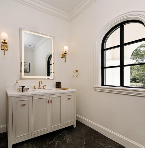 10 Libretto Court, The Woodlands, TX 77382