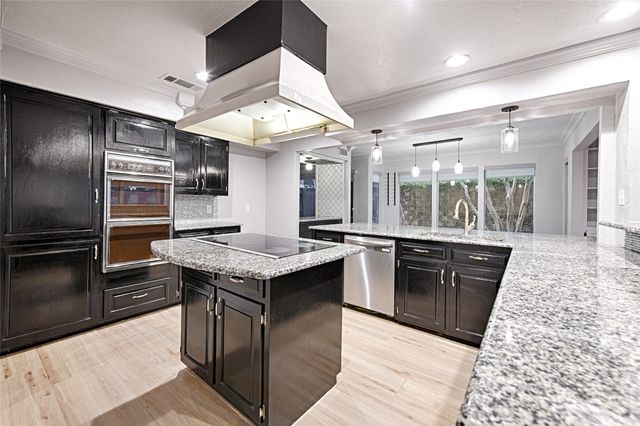 509 N Durango Circle, Irving, TX 75062