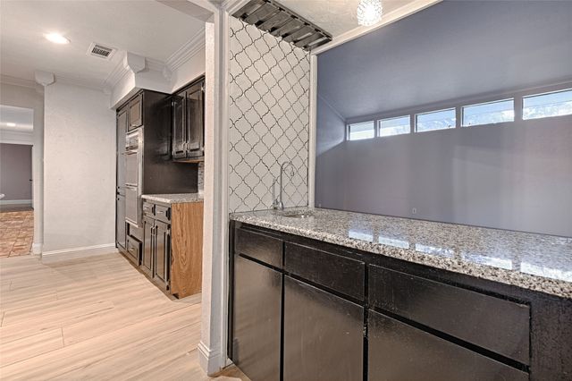 509 N Durango Circle, Irving, TX 75062