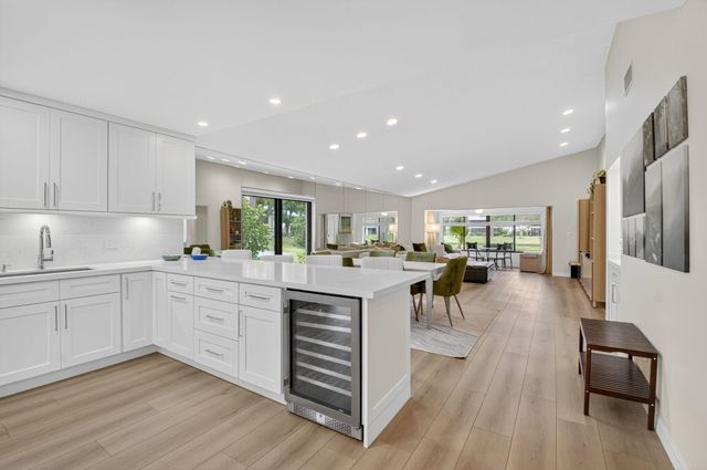 24 Westgate Lane A, Boynton Beach, FL 33436