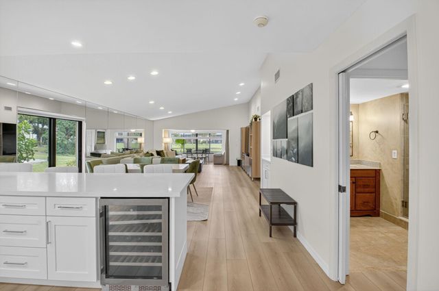 24 Westgate Lane A, Boynton Beach, FL 33436