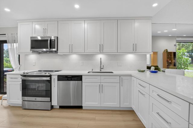 24 Westgate Lane A, Boynton Beach, FL 33436