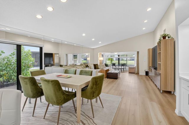 24 Westgate Lane A, Boynton Beach, FL 33436