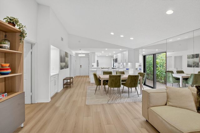 24 Westgate Lane A, Boynton Beach, FL 33436