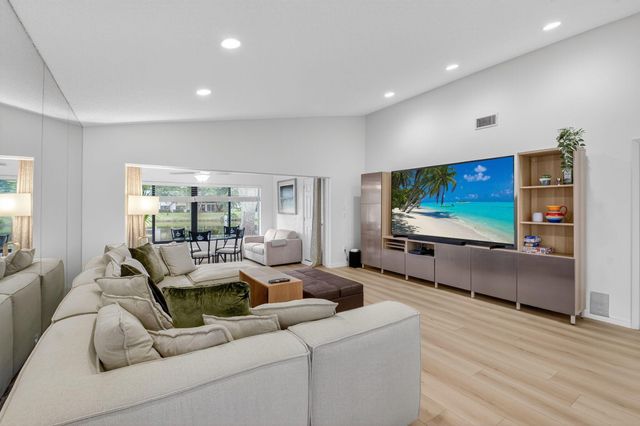 24 Westgate Lane A, Boynton Beach, FL 33436