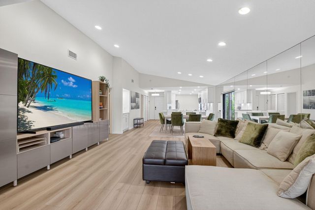 24 Westgate Lane A, Boynton Beach, FL 33436