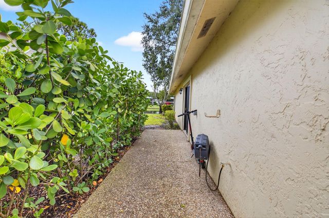 24 Westgate Lane A, Boynton Beach, FL 33436