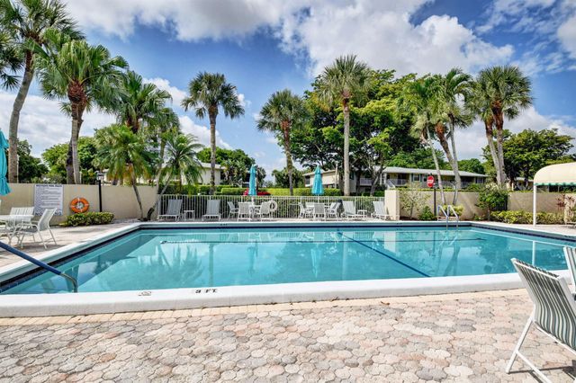 24 Westgate Lane A, Boynton Beach, FL 33436