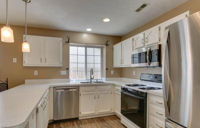 1133 Lady Ashley DR, Chesapeake, VA 23320