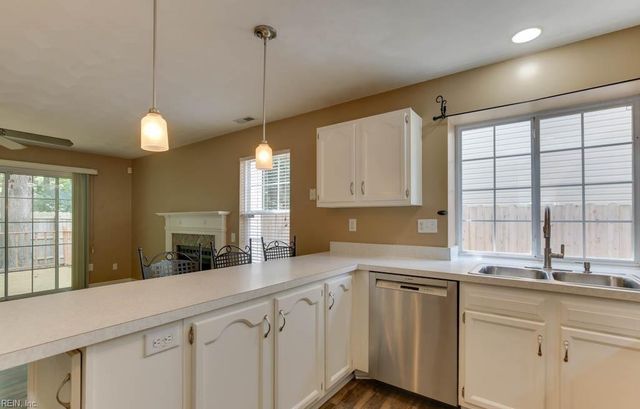 1133 Lady Ashley DR, Chesapeake, VA 23320