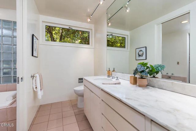 1436 Hillcrest Avenue, Pasadena, CA 91106