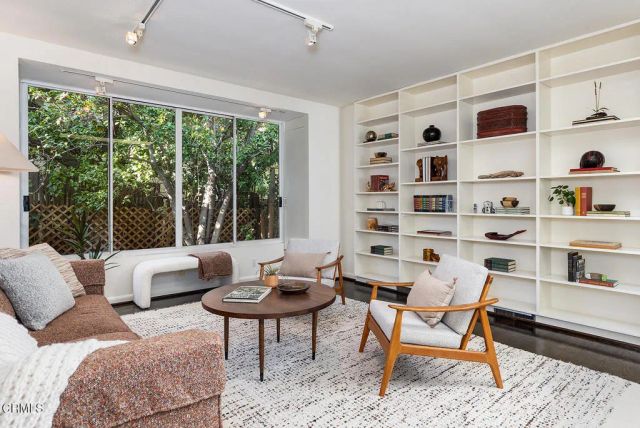 1436 Hillcrest Avenue, Pasadena, CA 91106