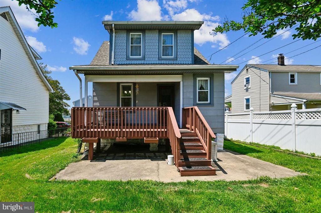 Image 11 of property listing at 1817 MAXWELL AVE, Baltimore, MD 21222