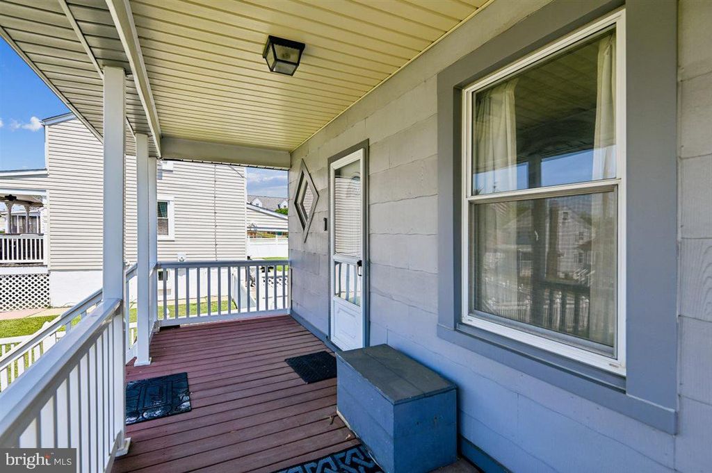 Image 8 of property listing at 1817 MAXWELL AVE, Baltimore, MD 21222