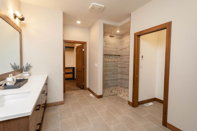 6448 Sun Valley Boulevard, Horace, ND 58047