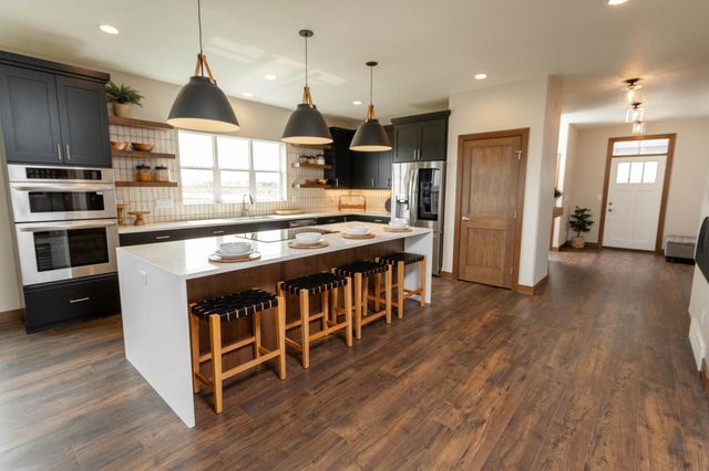 6448 Sun Valley Boulevard, Horace, ND 58047