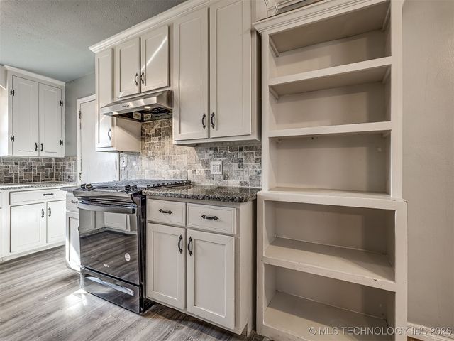 1934 W 46th Place, Tulsa, OK 74107