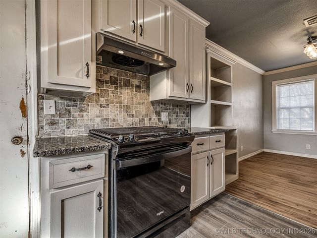 1934 W 46th Place, Tulsa, OK 74107