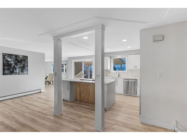 960 S Arbutus St, Lakewood, CO 80228