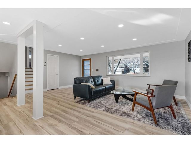 960 S Arbutus St, Lakewood, CO 80228