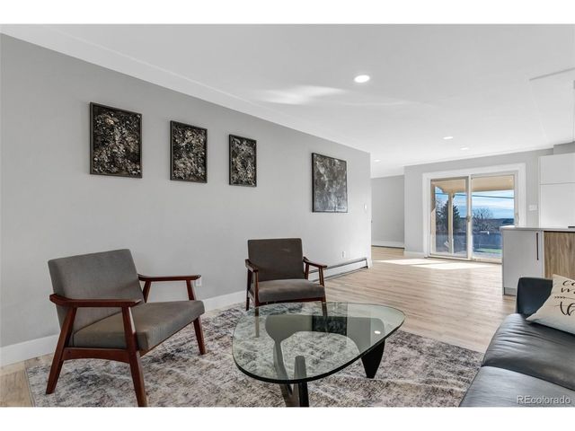 960 S Arbutus St, Lakewood, CO 80228