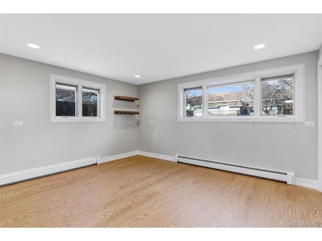 960 S Arbutus St, Lakewood, CO 80228