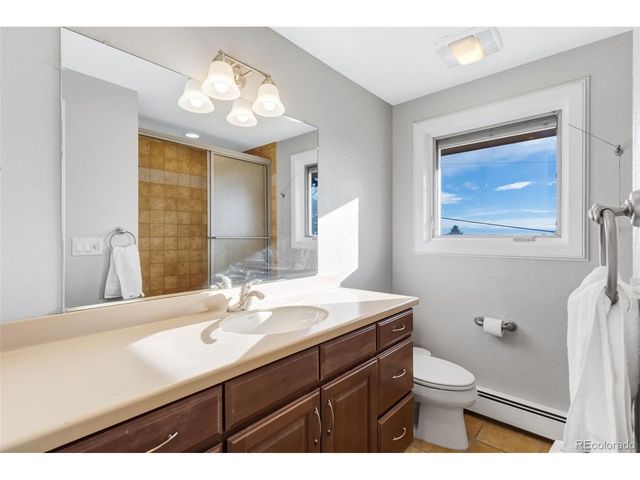 960 S Arbutus St, Lakewood, CO 80228