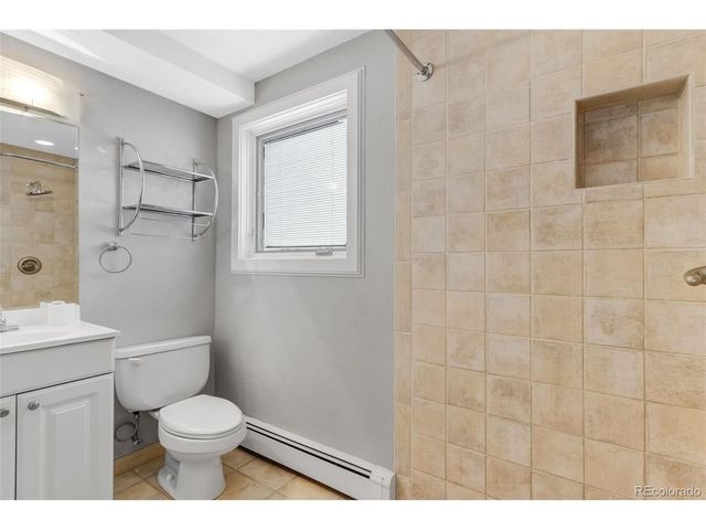 960 S Arbutus St, Lakewood, CO 80228