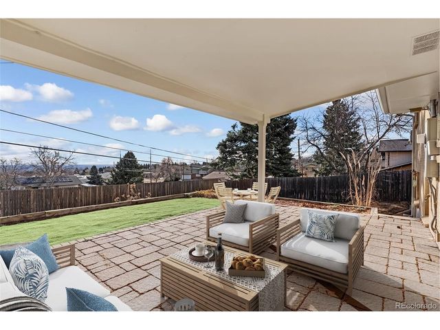 960 S Arbutus St, Lakewood, CO 80228