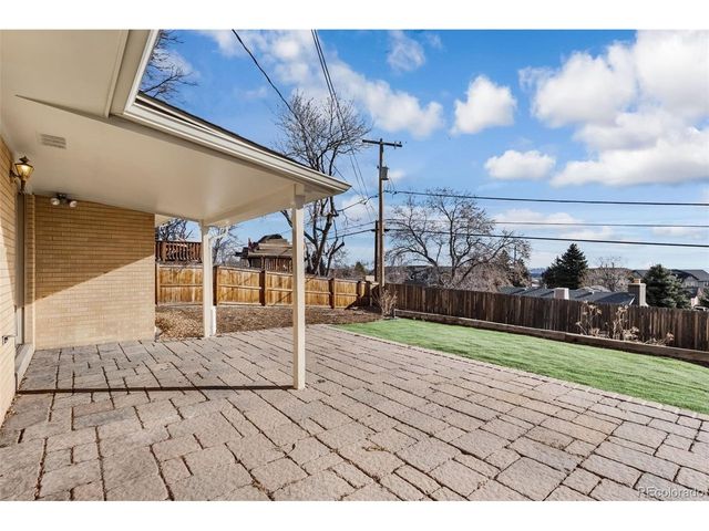 960 S Arbutus St, Lakewood, CO 80228