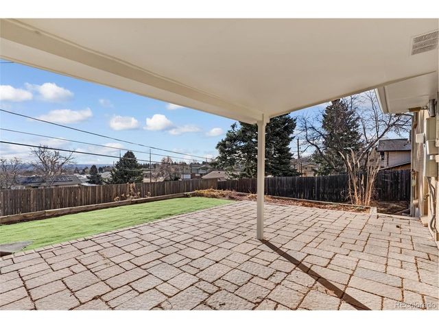 960 S Arbutus St, Lakewood, CO 80228