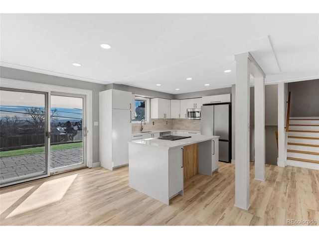 960 S Arbutus St, Lakewood, CO 80228